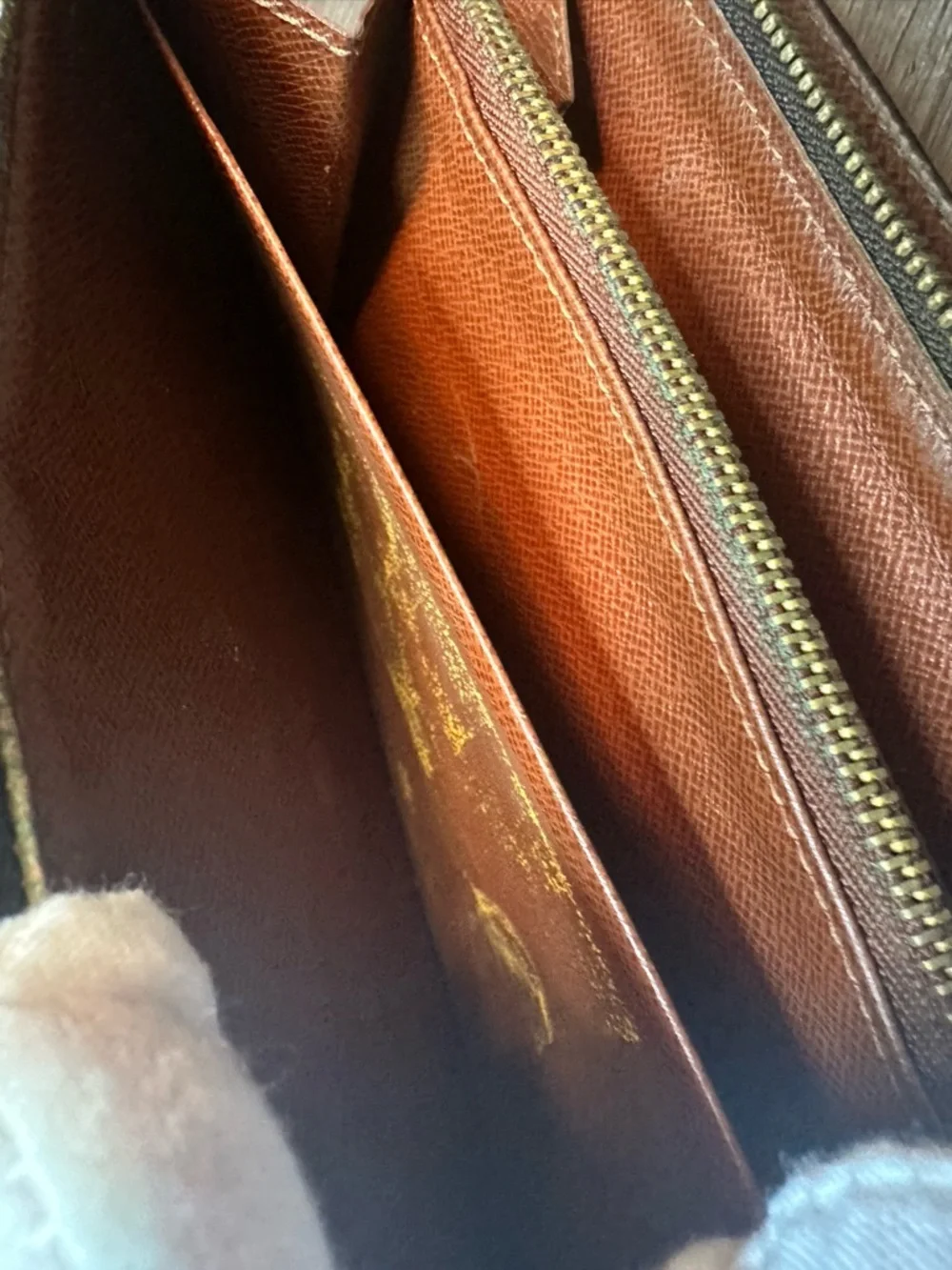 Louis Vuitton Monogram Canvas Zippy Wallet-AS IS